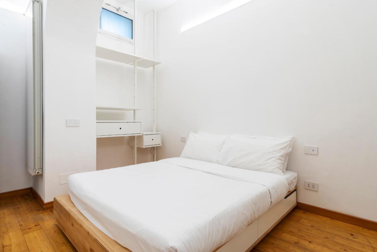 Luvi - Vigevano Milan Bagian luar foto